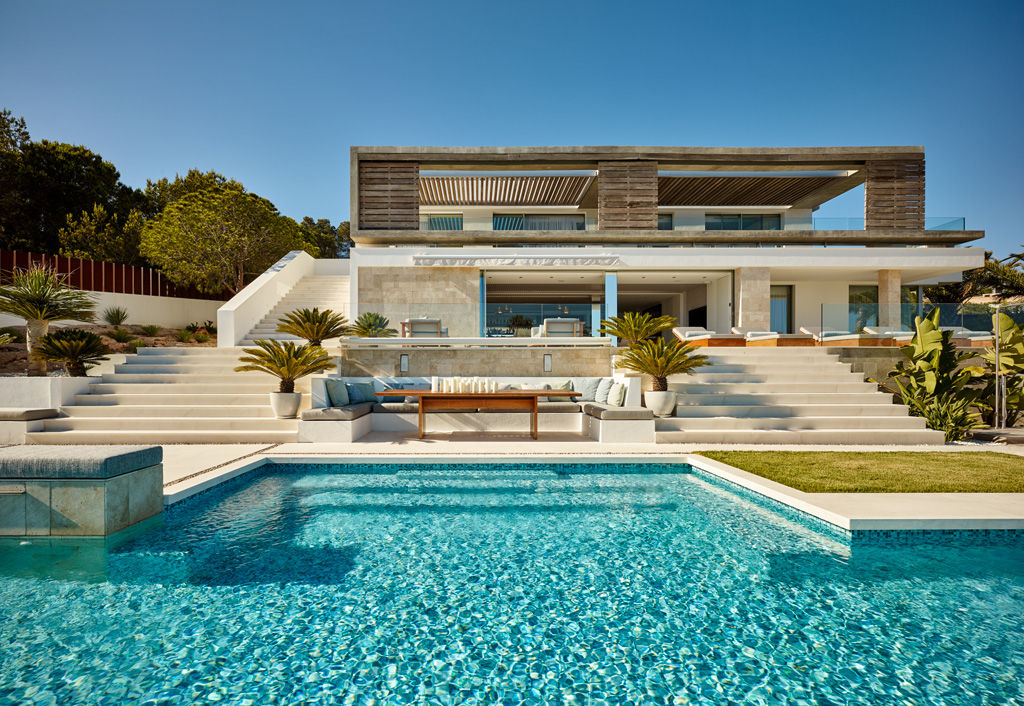 homify Modern pool