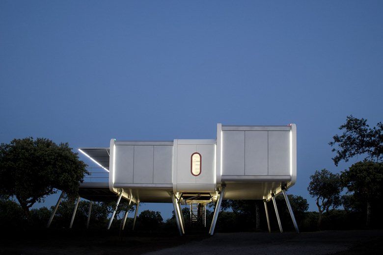 Spaceship home (NOEM), NOEM NOEM Casas modernas: Ideas, imágenes y decoración