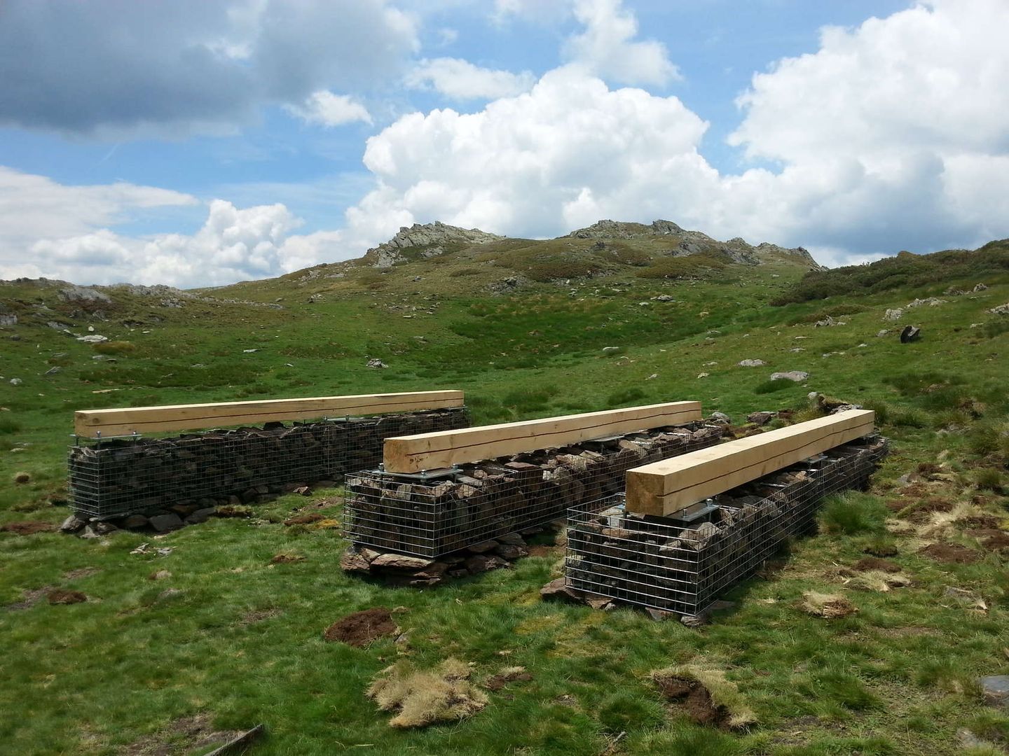 Refugi d'Estanilles (NOEM), NOEM NOEM Casas de estilo rural