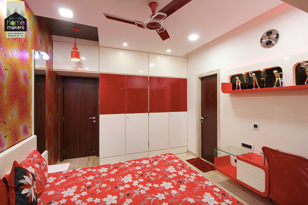 Red Bedroom 2 homify Modern style bedroom