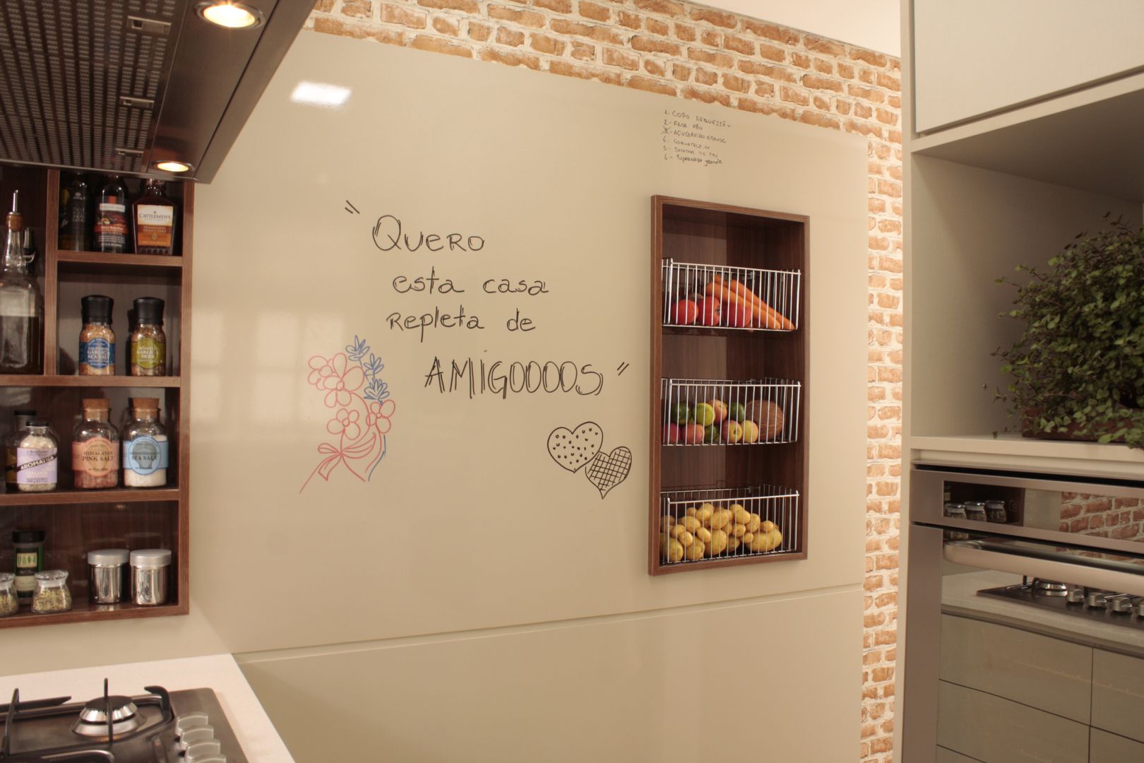 UMA CASA COM PERSONALIDADE !!!, Fernanda Moreira - DESIGN DE INTERIORES Fernanda Moreira - DESIGN DE INTERIORES 地中海デザインの キッチン