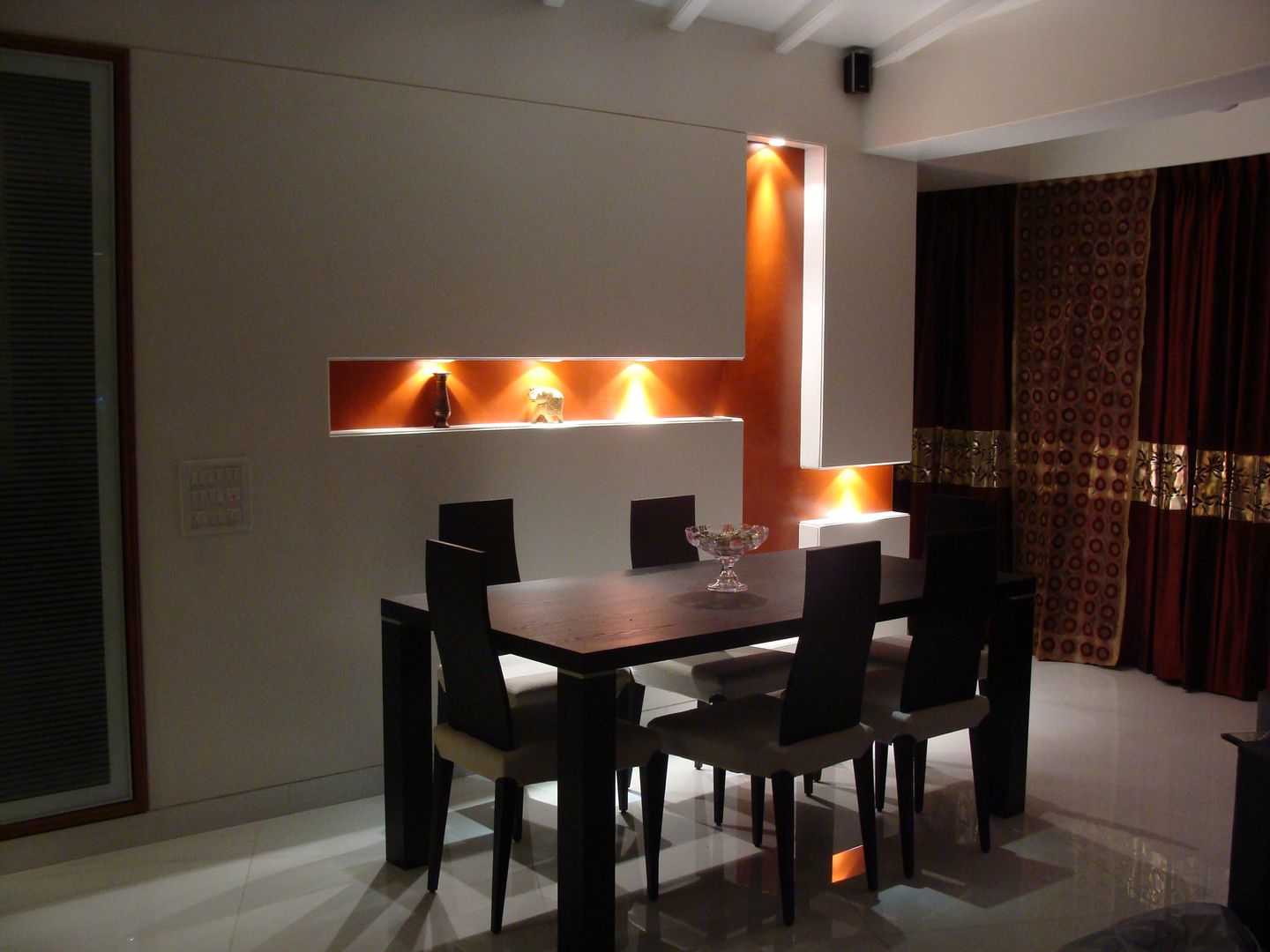 Shivaji Park, TRINITY DESIGN STUDIO TRINITY DESIGN STUDIO Modern dining room