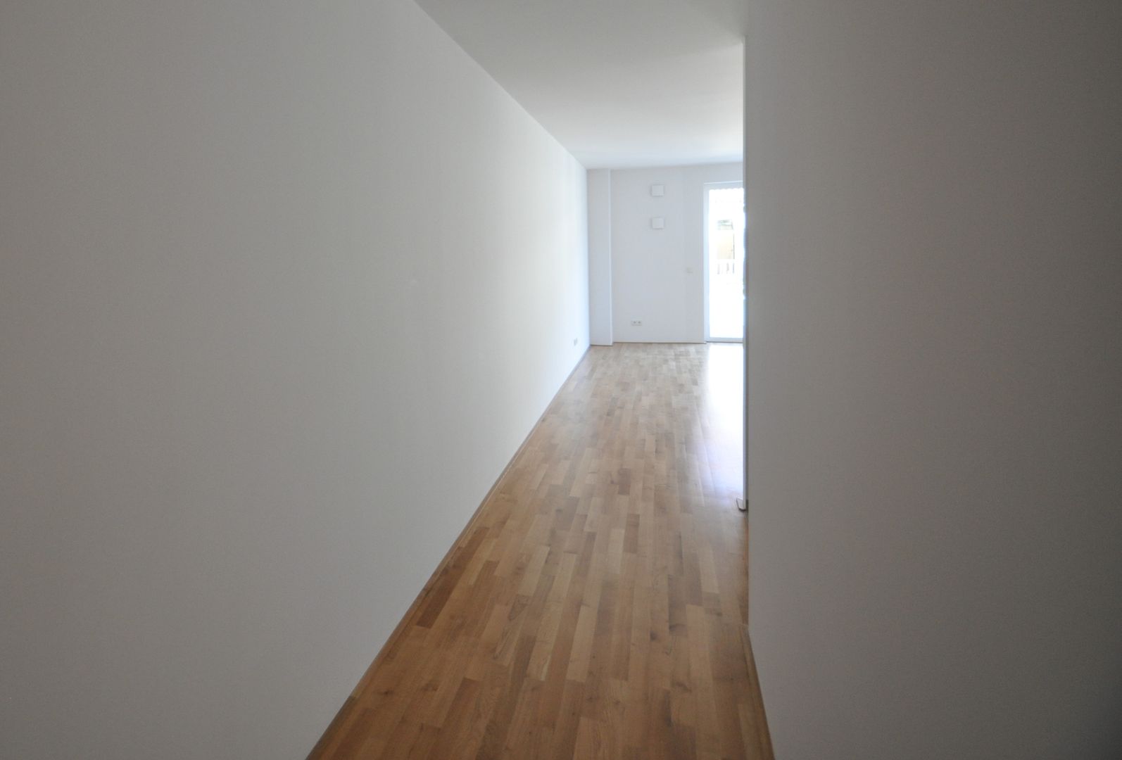 Cosy Home - Home Staging einer Mietwohnung, K. A. K. A. Modern corridor, hallway & stairs