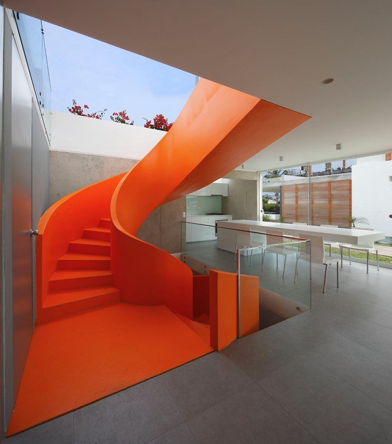 Casa Blanca, Martin Dulanto Martin Dulanto Modern Corridor, Hallway and Staircase