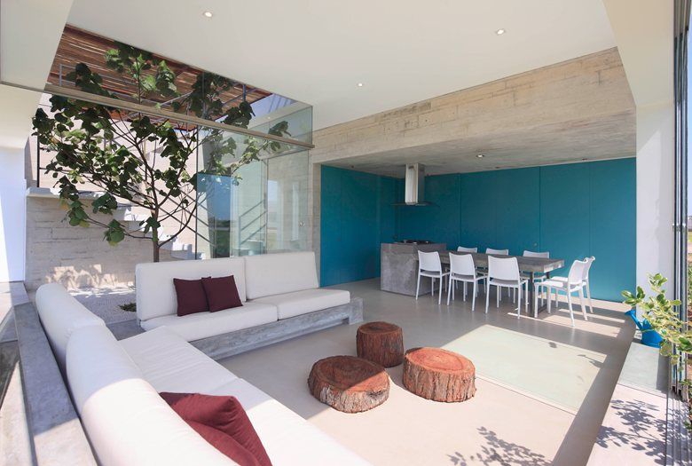 Casa Maple, Martin Dulanto Martin Dulanto Modern balcony, veranda & terrace