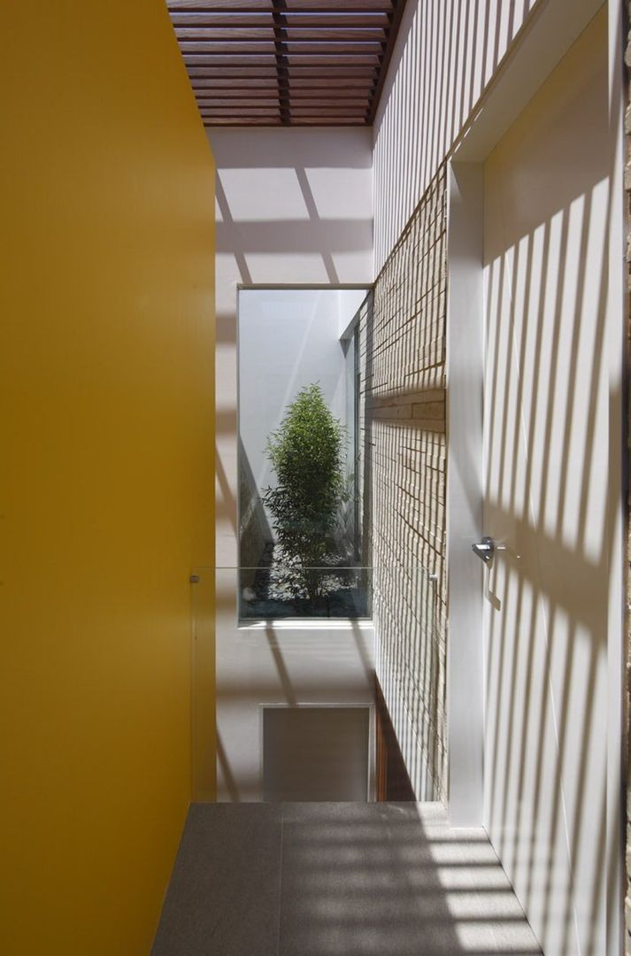 Casa P12, Martin Dulanto Martin Dulanto Koridor & Tangga Modern