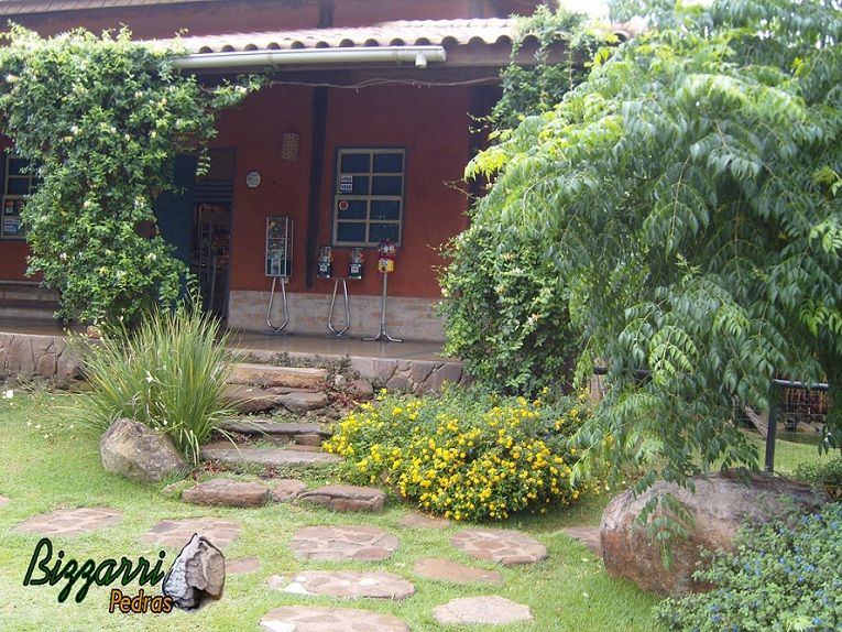 Paisagismo com pedras, Bizzarri Pedras Bizzarri Pedras Rustic style garden