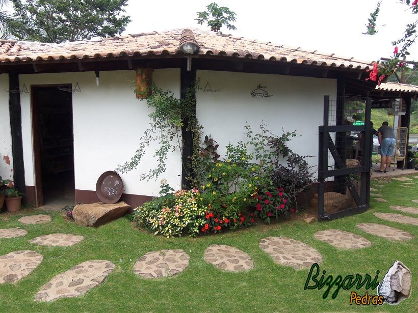 Paisagismo com pedras, Bizzarri Pedras Bizzarri Pedras Rustic style garden