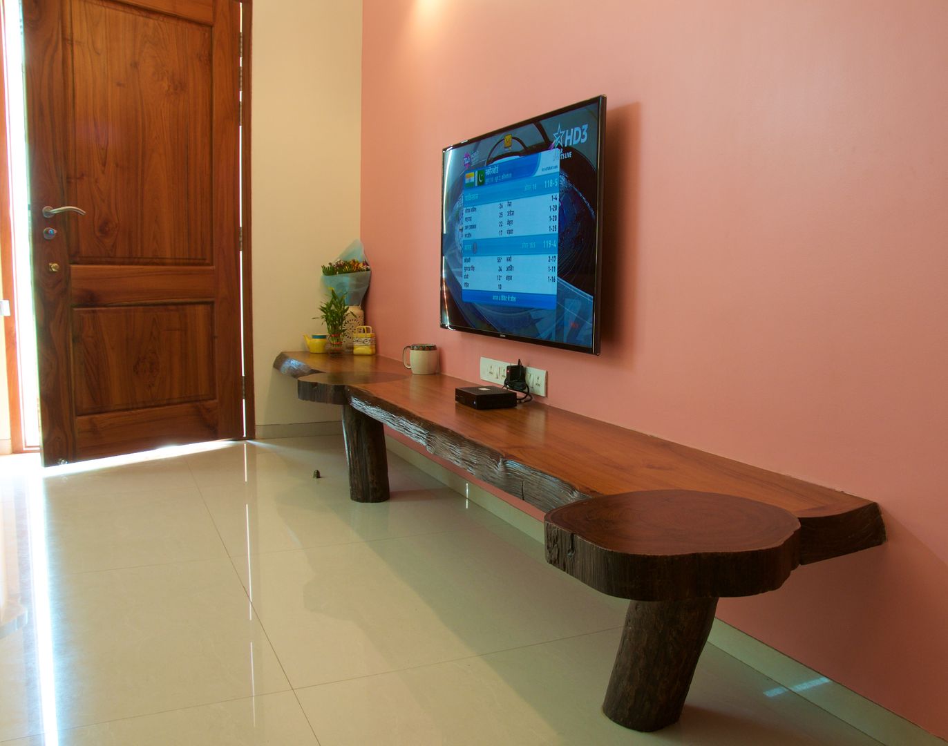 Bungalow in Bhuj, Design Kkarma (India) Design Kkarma (India) Eclectic style living room