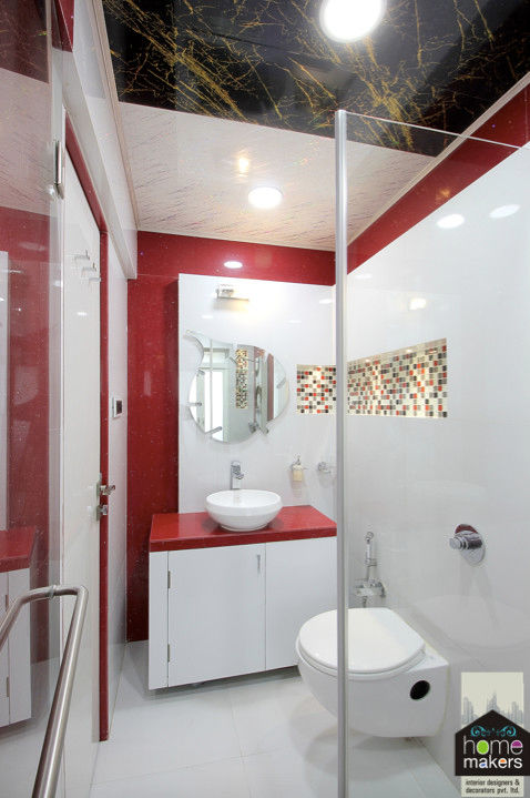 Red Washroom homify Modern style bathrooms