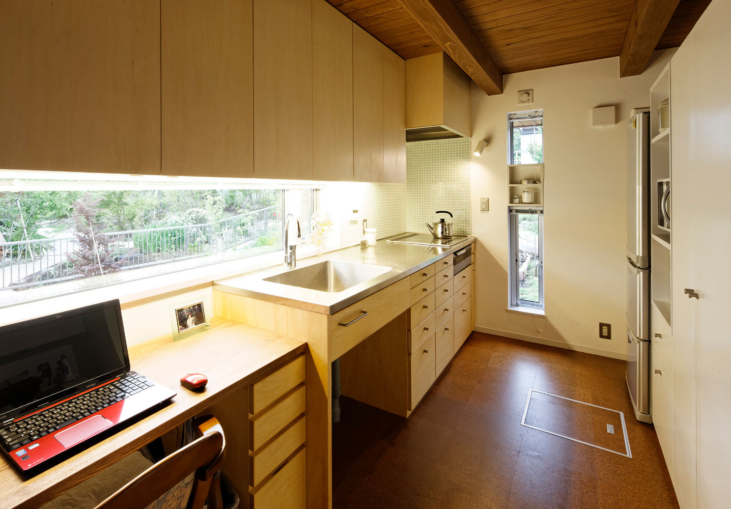 青木平の家, 岩川アトリエ 岩川アトリエ 現代廚房設計點子、靈感&圖片