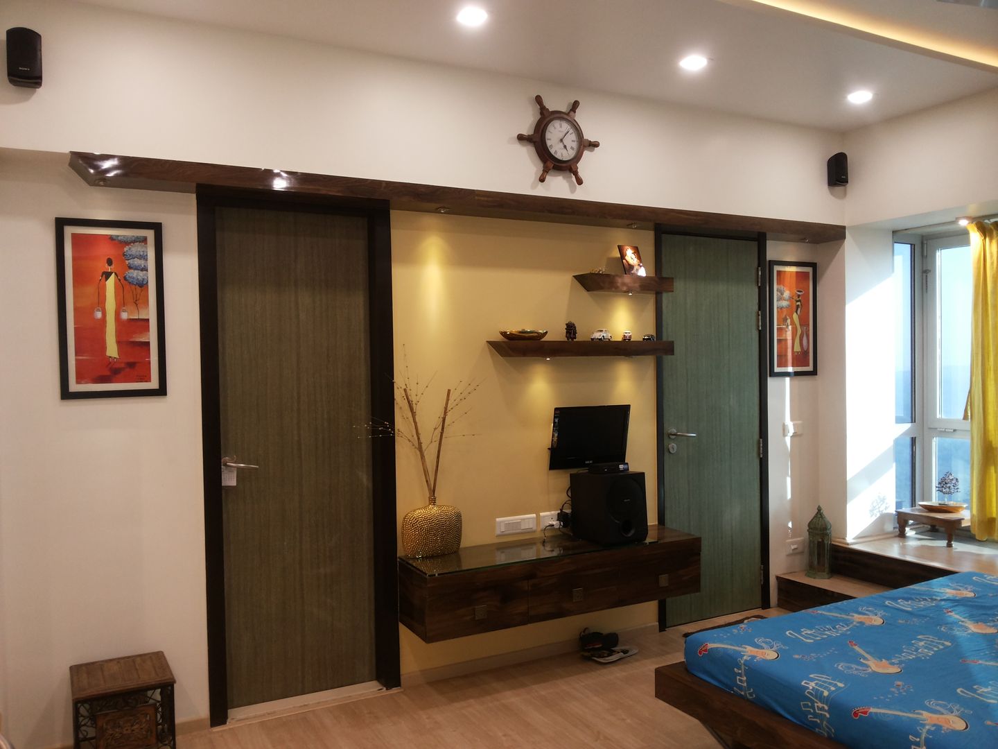 DB WOODS , GOREGAON, J SQUARE - Architectural Studio J SQUARE - Architectural Studio Chambre moderne Accessoires & décorations