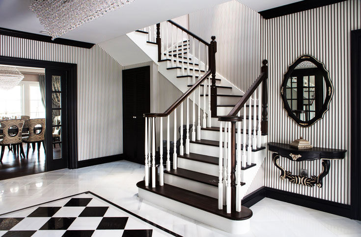 homify Pasillos, vestíbulos y escaleras clásicas