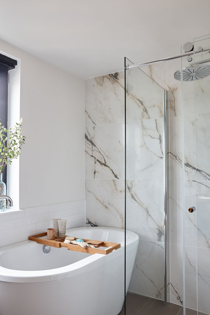 Gloucester Road Penthouse Bhavin Taylor Design Modern bathroom bathroom,master bathroom,bath tub,walk-in shower,shower head,tiles,marble tiles