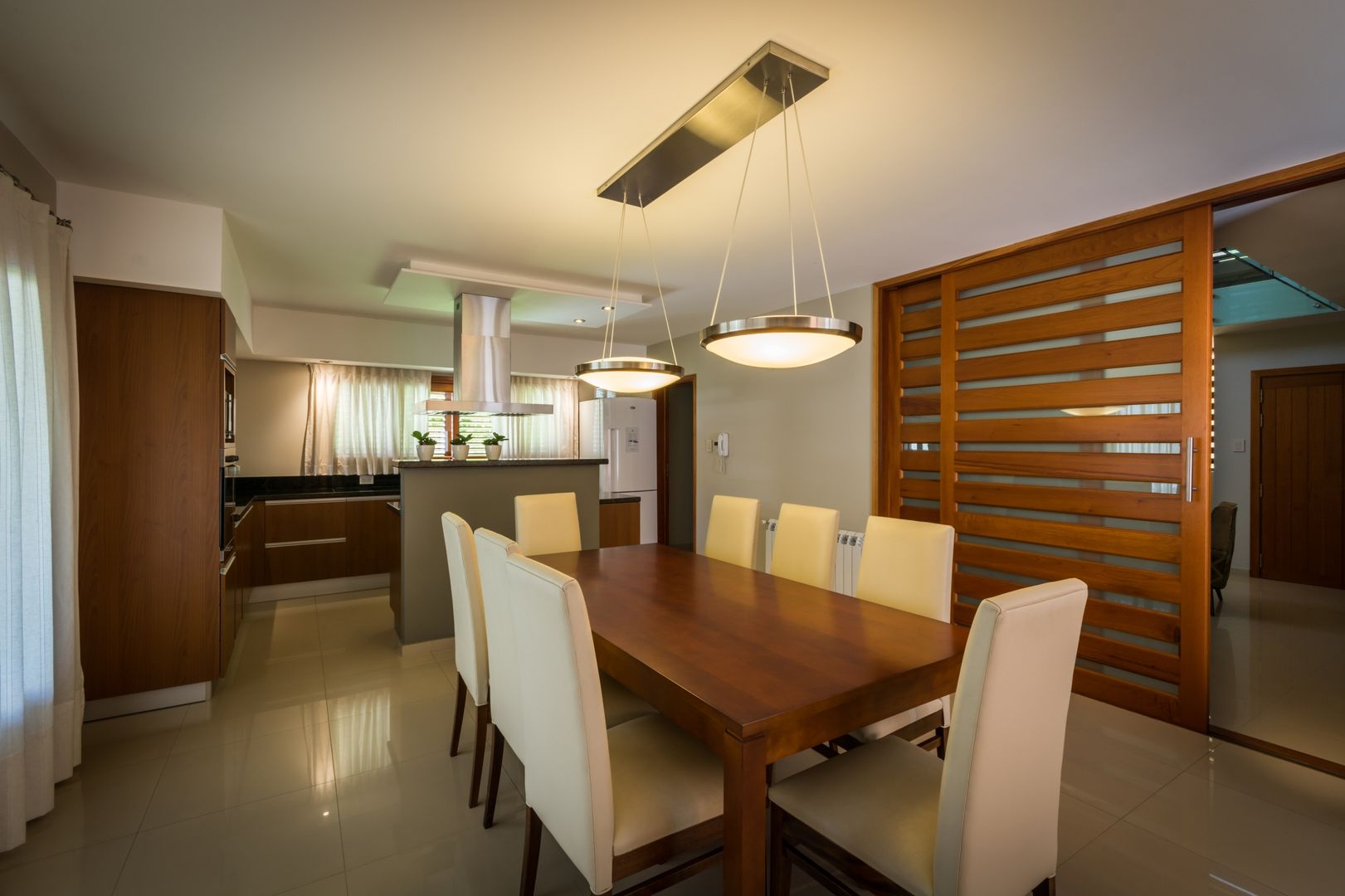 CASA OXIDADA, KARLEN + CLEMENTE ARQUITECTOS KARLEN + CLEMENTE ARQUITECTOS Dining room لکڑی Wood effect