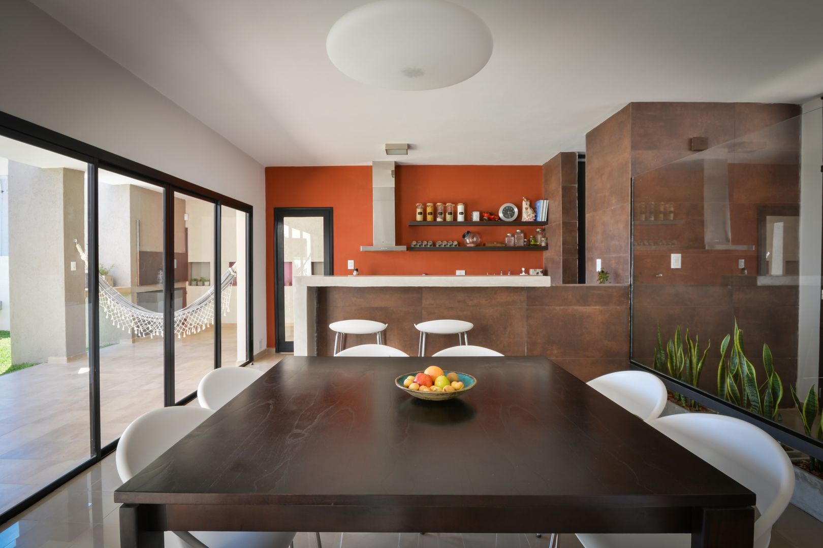 CASA B532, KARLEN + CLEMENTE ARQUITECTOS KARLEN + CLEMENTE ARQUITECTOS Modern dining room Engineered Wood Transparent