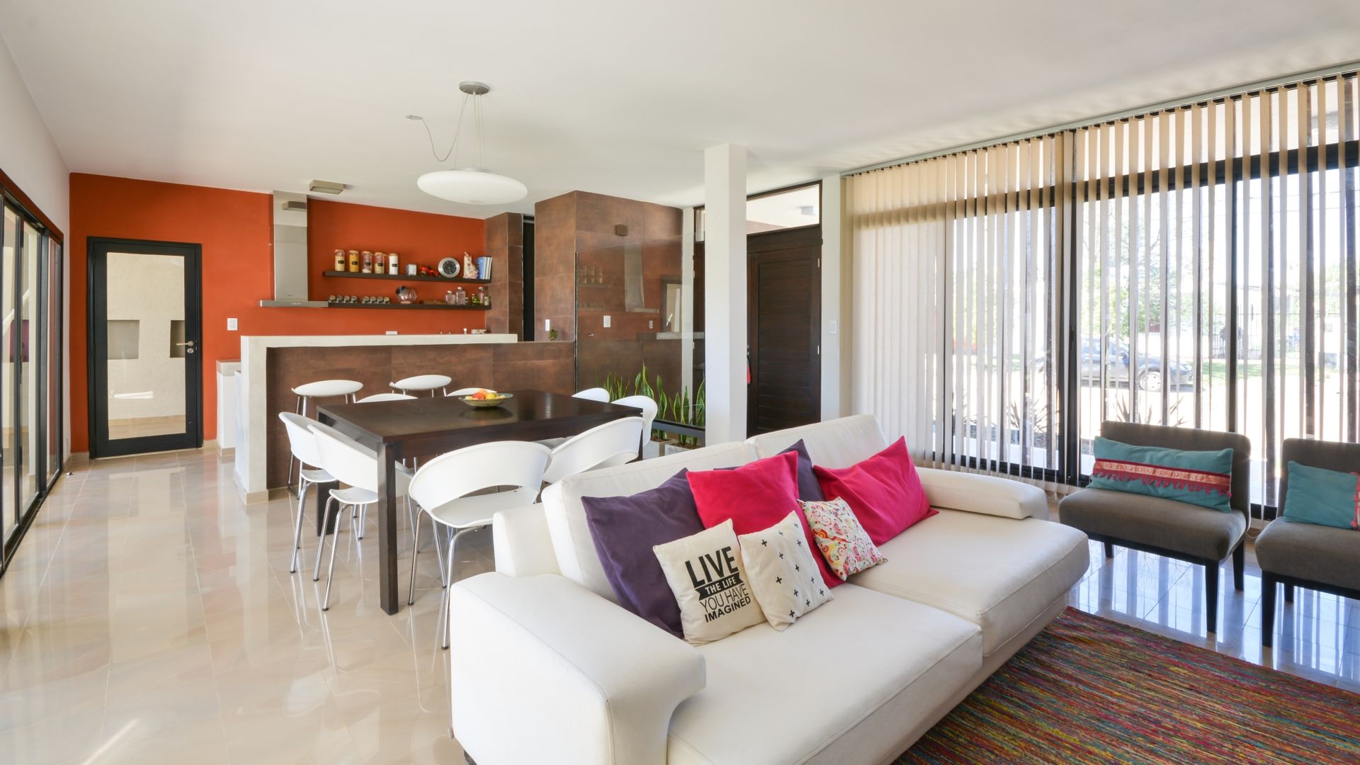 CASA B532, KARLEN + CLEMENTE ARQUITECTOS KARLEN + CLEMENTE ARQUITECTOS Modern living room سرامک