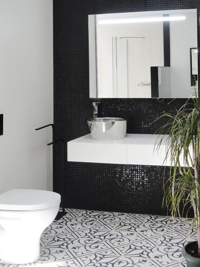 NEOCIM Patch Classic Noir + Fusion 99 homify Casas de banho modernas Cerâmica ceramica,grés,grés porcelanato,cimentos hidraulicos,banho,casa de banho,piso casa de banho,Decoração