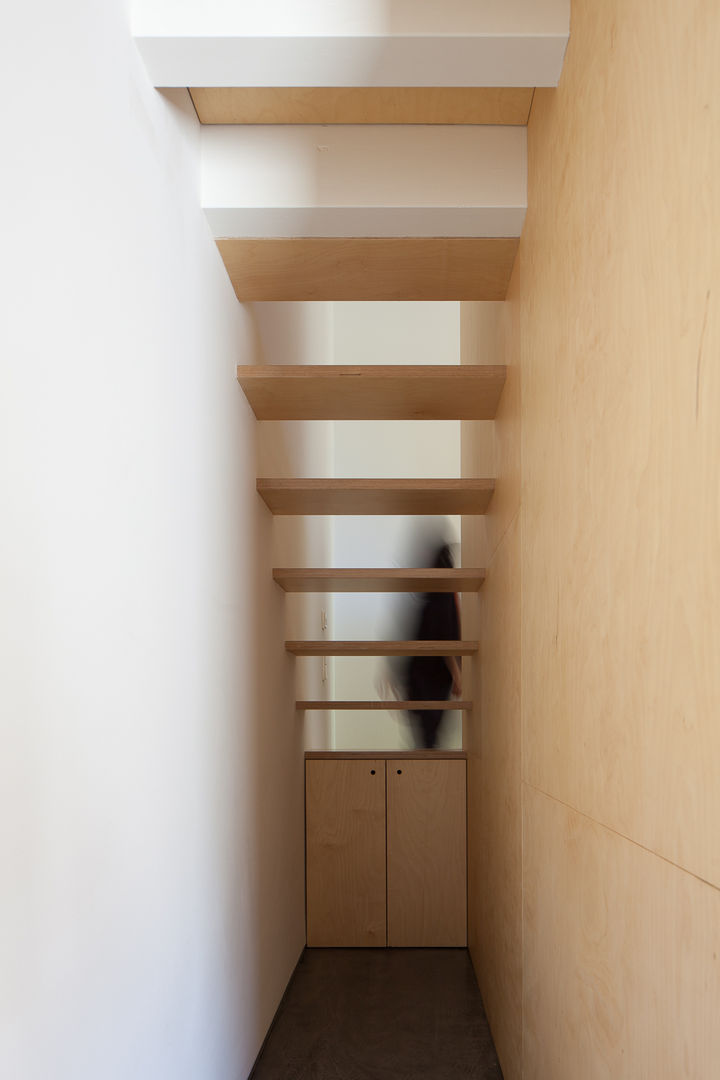 Nogueiras house, par-do par-do Modern Corridor, Hallway and Staircase
