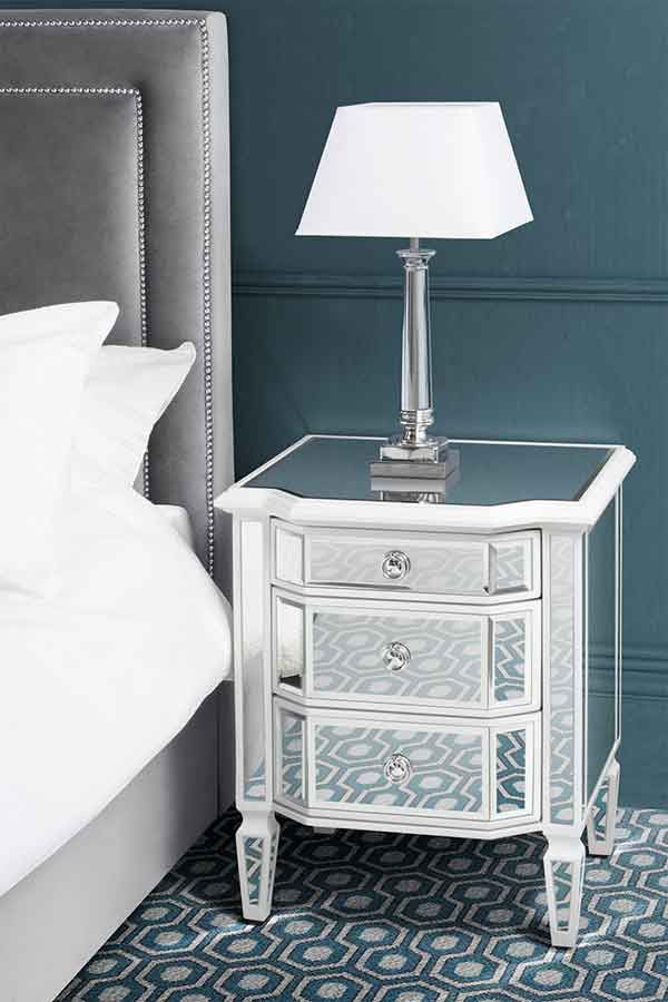 Leonore Bedside Table homify Classic style bedroom mirrored,mirrored furniture,leonore,bedside table,Bedside tables