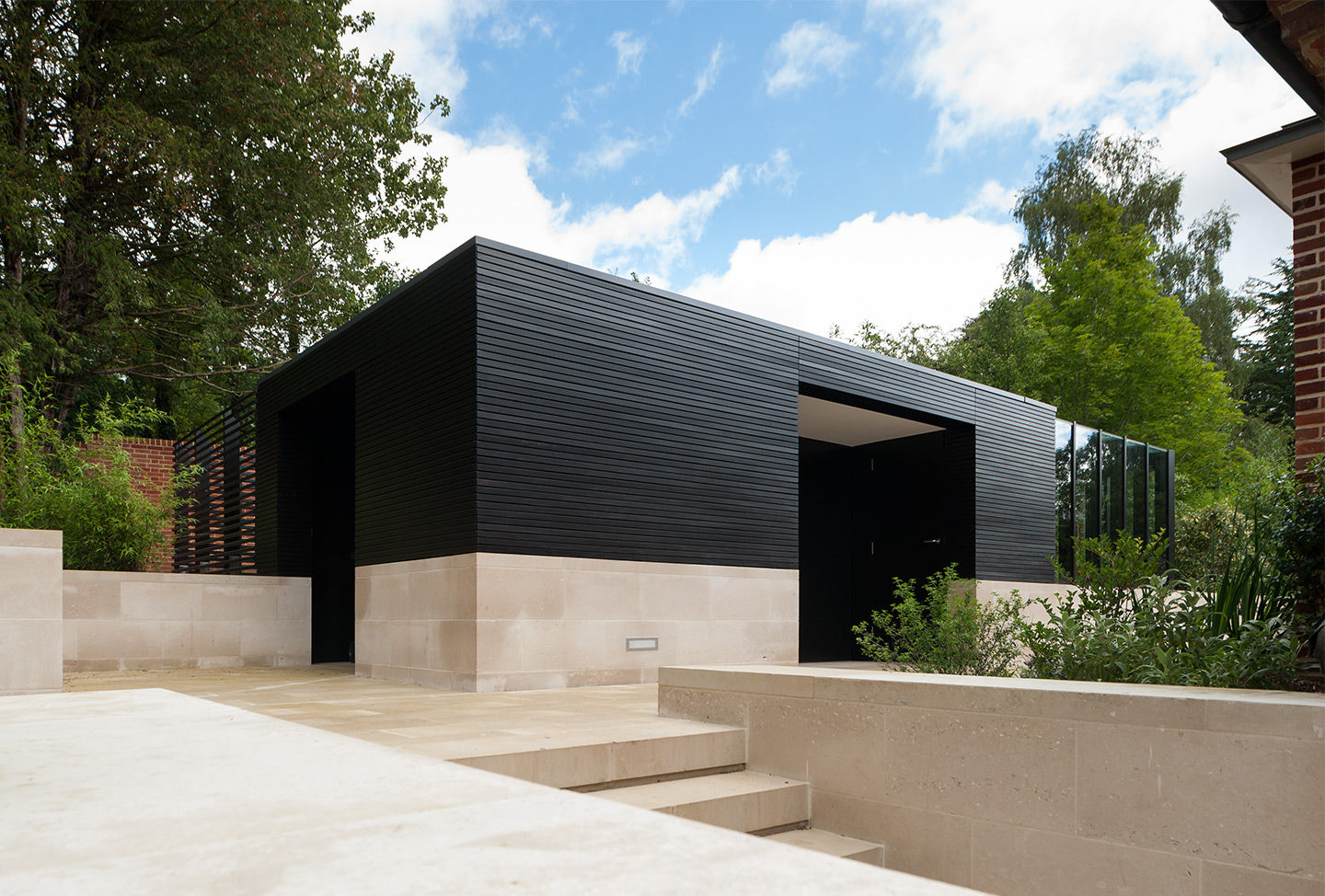 Itchen Greenhouse Ayre Chamberlain Gaunt โรงรถและหลังคากันแดด Greenhouse,concrete,stone,timber,garden,minimalist,contemporary