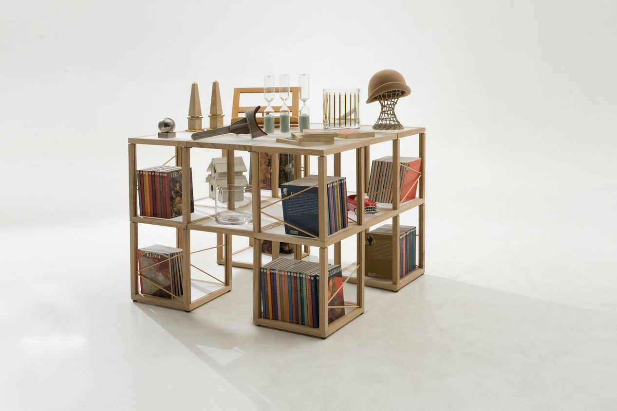 Zia Babele scaffali a giorno e librerie , Le zie di Milano Le zie di Milano Minimalist house Solid Wood Multicolored Homewares