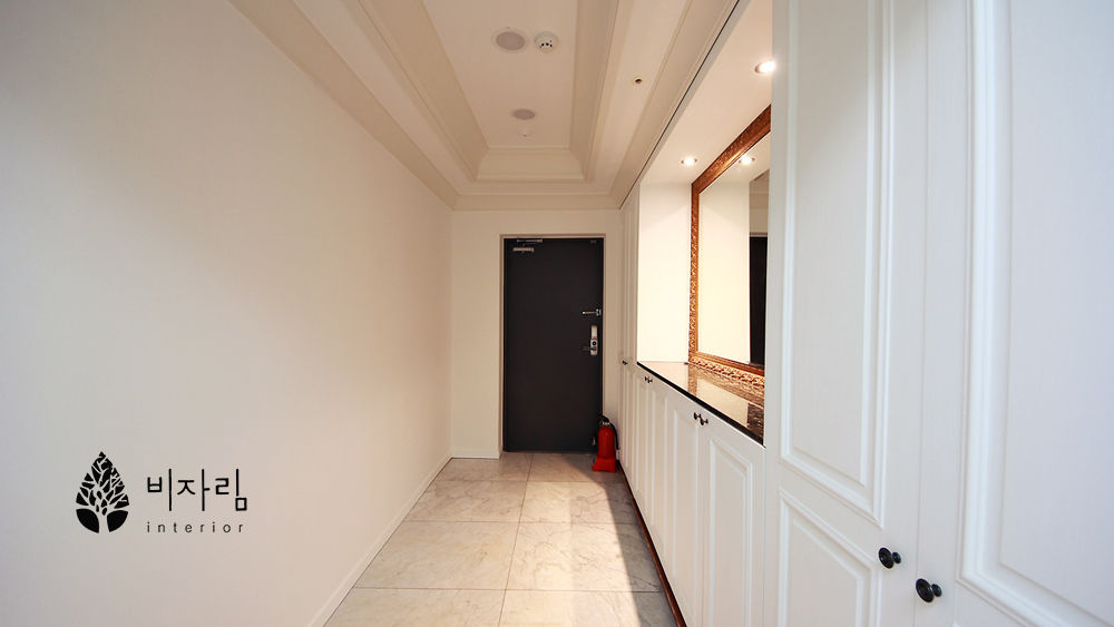 [休] 가족을 위한 자연같은 집, 비자림인테리어 비자림인테리어 Modern corridor, hallway & stairs Marble