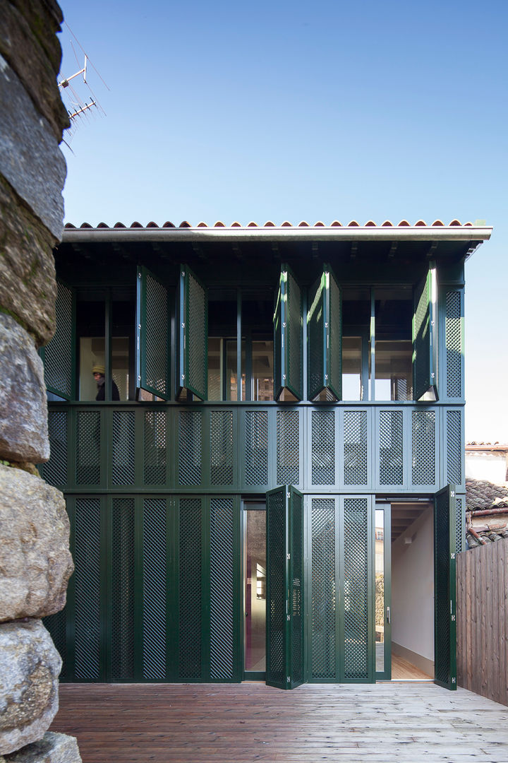 Casa das Gelosias Marta Campos - Arquitectura, Reabilitação e Eficiência Energética Casas ecléticas Arquitectura,Reabilitação,Moradia,Gelosias