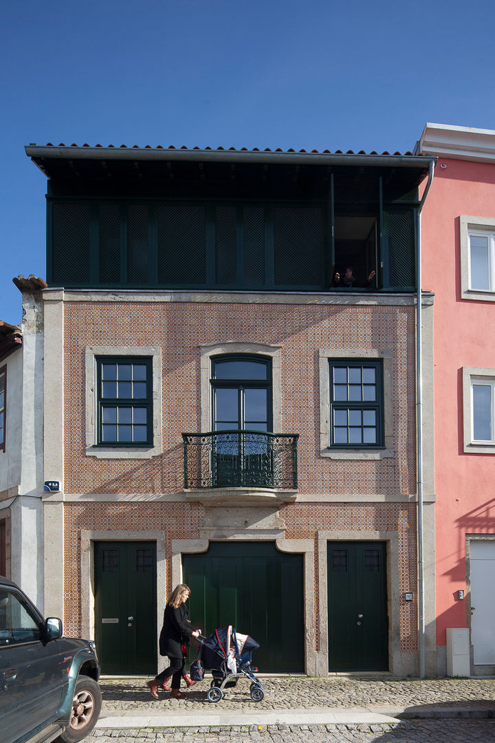 Casa das Gelosias Marta Campos - Arquitectura, Reabilitação e Eficiência Energética Casas ecléticas Arquitectura,Reabilitação,Moradia,Gelosias