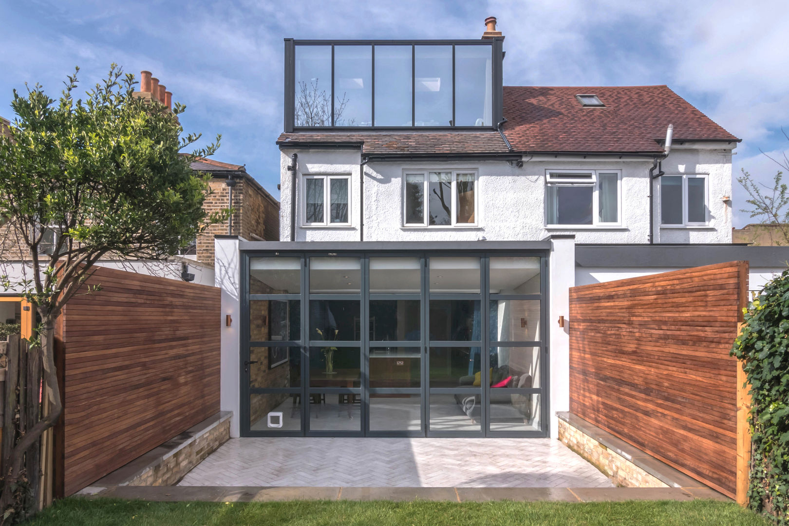 East Dulwich 1 Proctor & Co. Architecture Ltd Rumah Modern Kaca modern loft,contemporary design,glazed dormer,kitchen extension,industrial,herringbone floor,timber fence,glazed extension,modern extension,london kitchen,extension,east dulwich