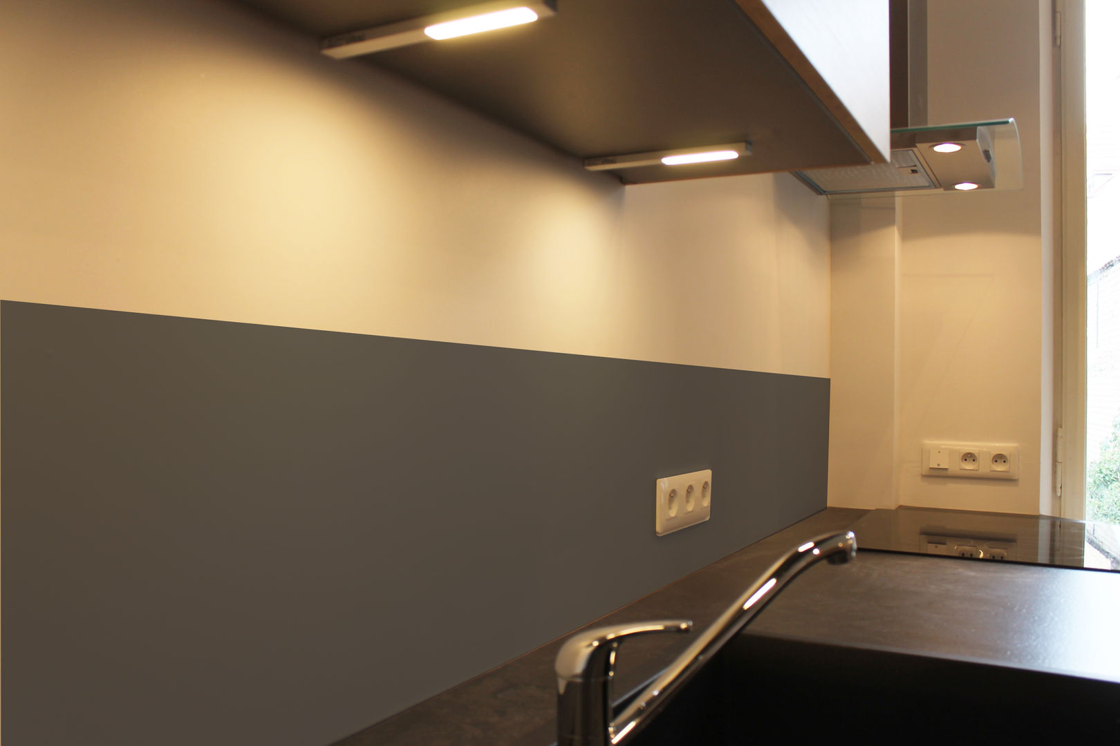 APPARTEMENT A STRASBOURG, Agence ADI-HOME Agence ADI-HOME 現代廚房設計點子、靈感&圖片 刨花板