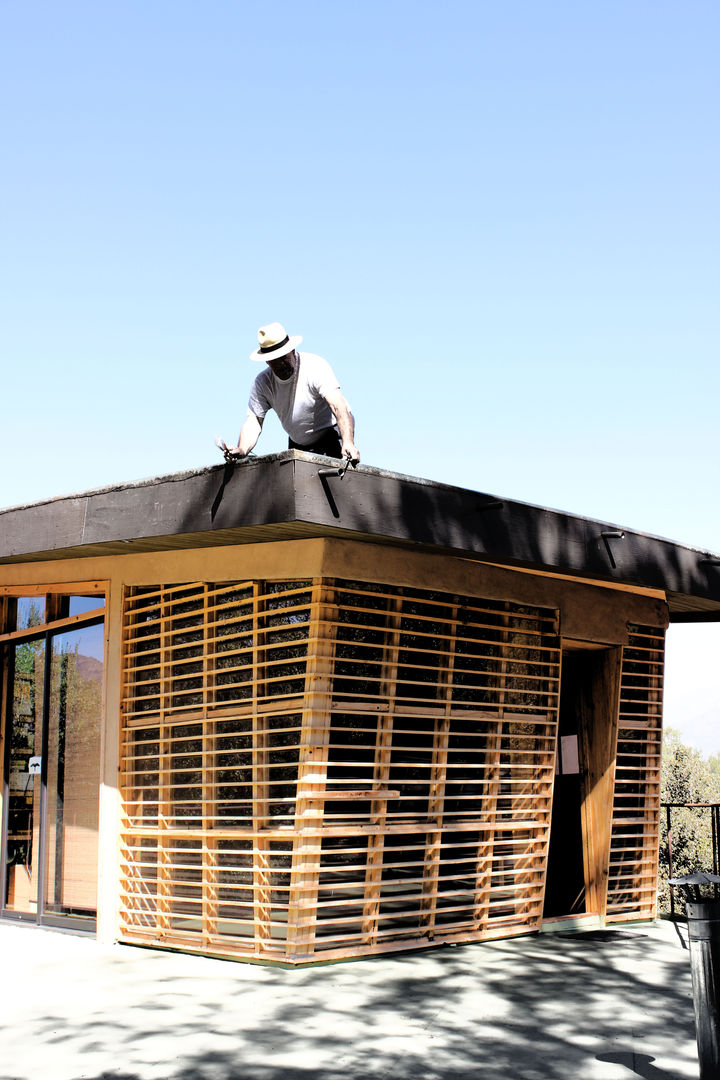 Diseño y Construcción de Casa Vogel en Paine por ALIWEN, ALIWEN arquitectura & construcción sustentable - Santiago ALIWEN arquitectura & construcción sustentable - Santiago Wooden windows