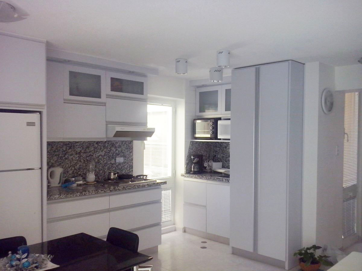 APARTAMENTO EN VENTA EN ISLA MARGARITA, Inversiones Su Paraiso Inversiones Su Paraiso Minimalistyczna kuchnia