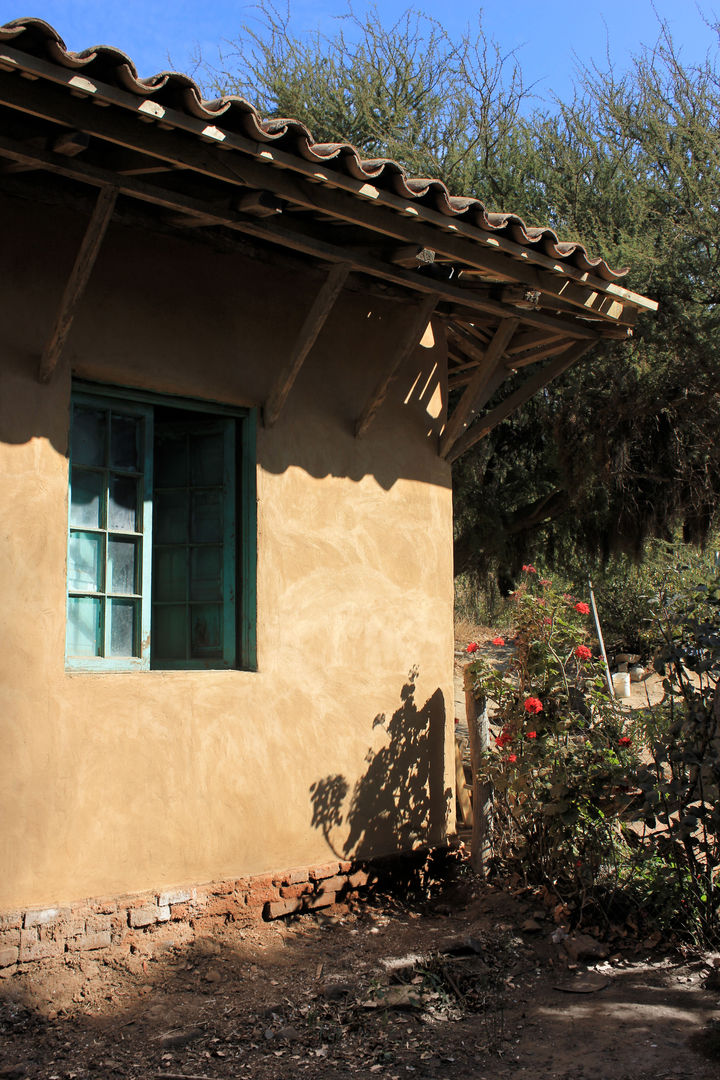 Subsidios de Reparación Patrimonial de Adobe por ALIWEN, ALIWEN arquitectura & construcción sustentable - Santiago ALIWEN arquitectura & construcción sustentable - Santiago Colonial style house