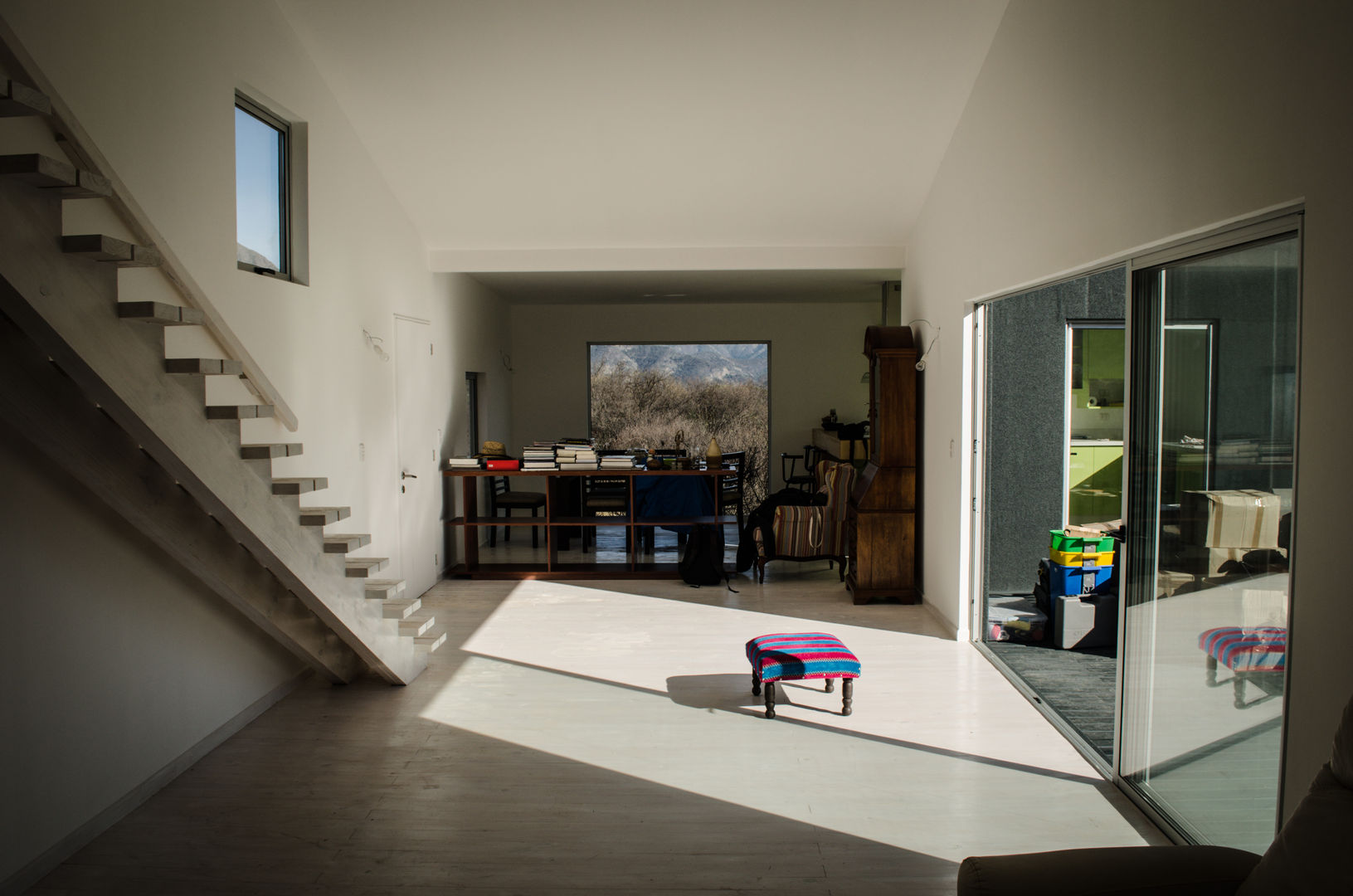 Casa D, Norte Arquitectura y Construccion Norte Arquitectura y Construccion Modern Corridor, Hallway and Staircase