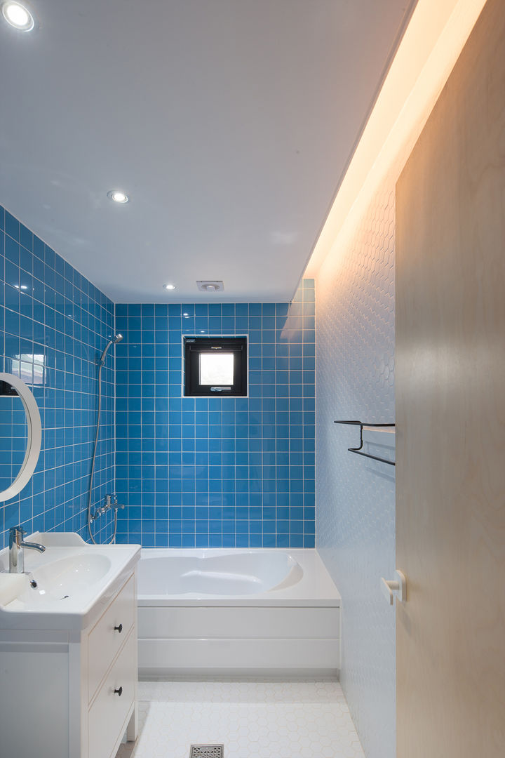 성석동 주택 (Seongseokdong House) , 위빌 위빌 Modern bathroom