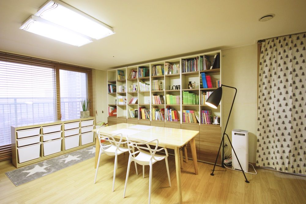 광교 서재형거실 홈스타일링(Kwanggyo APT), homelatte homelatte 모던스타일 다이닝 룸