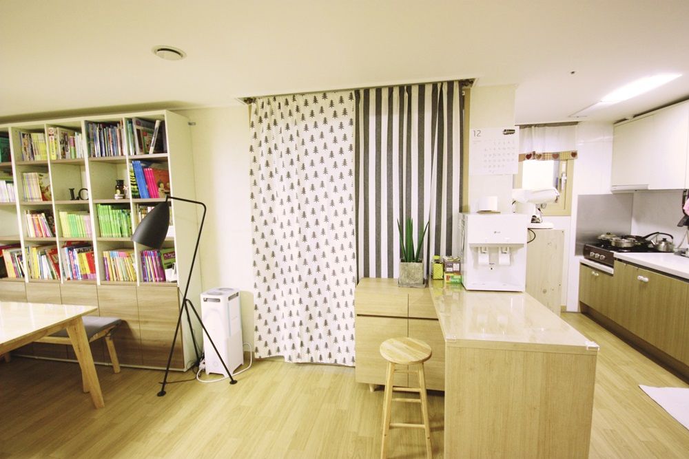 광교 서재형거실 홈스타일링(Kwanggyo APT), homelatte homelatte Salas modernas