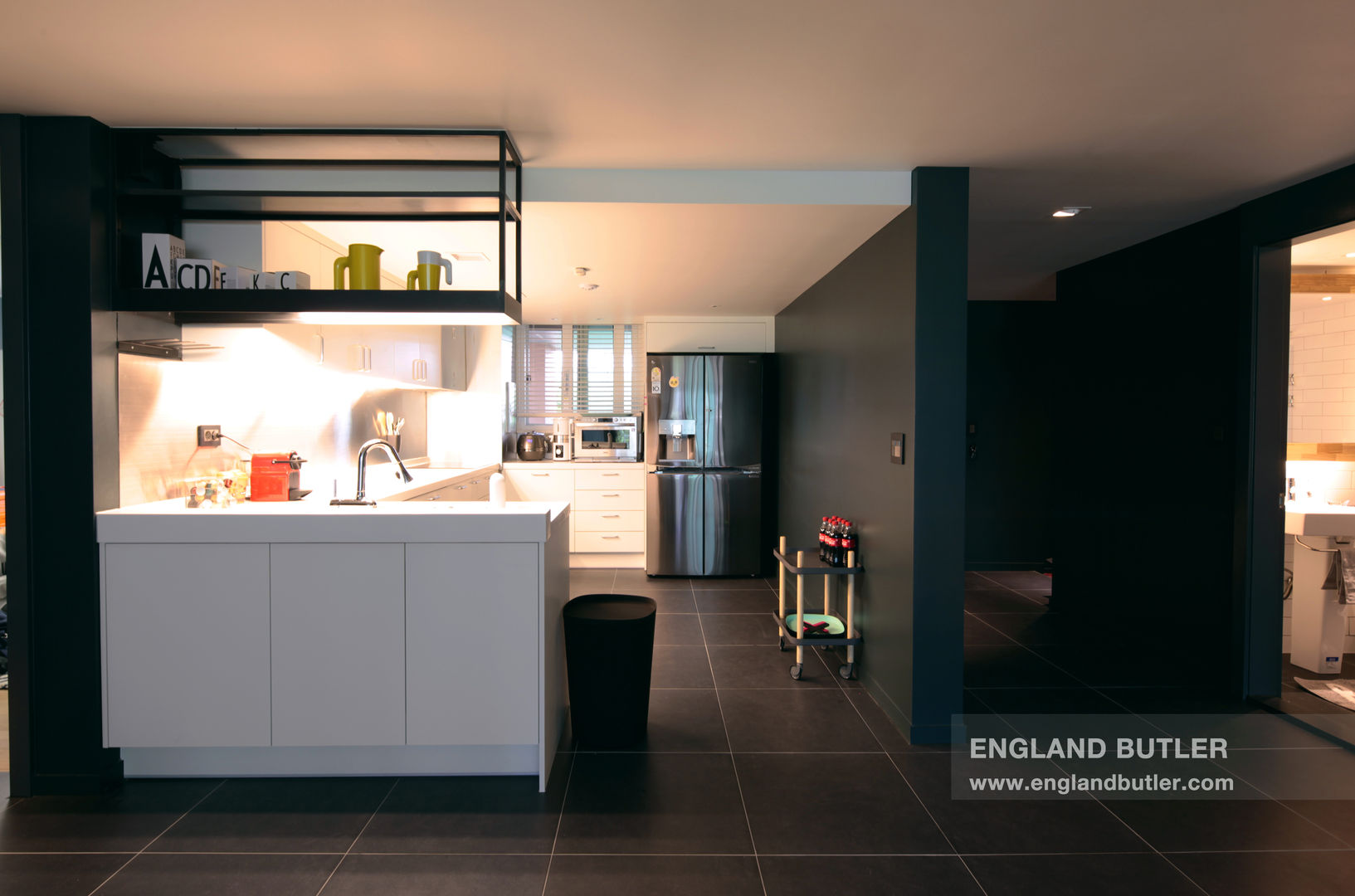 분당 K House (Bundang K House), 잉글랜드버틀러 잉글랜드버틀러 Кухня в стиле модерн