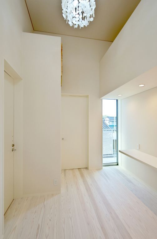 長浜の家, 有限会社 橋本設計室 有限会社 橋本設計室 Modern corridor, hallway & stairs