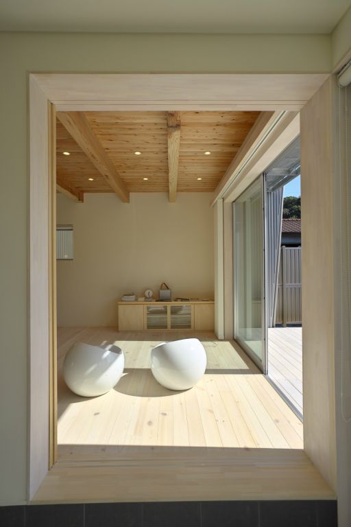 通り土間のあるSimple Box House, 有限会社 橋本設計室 有限会社 橋本設計室 Salas modernas