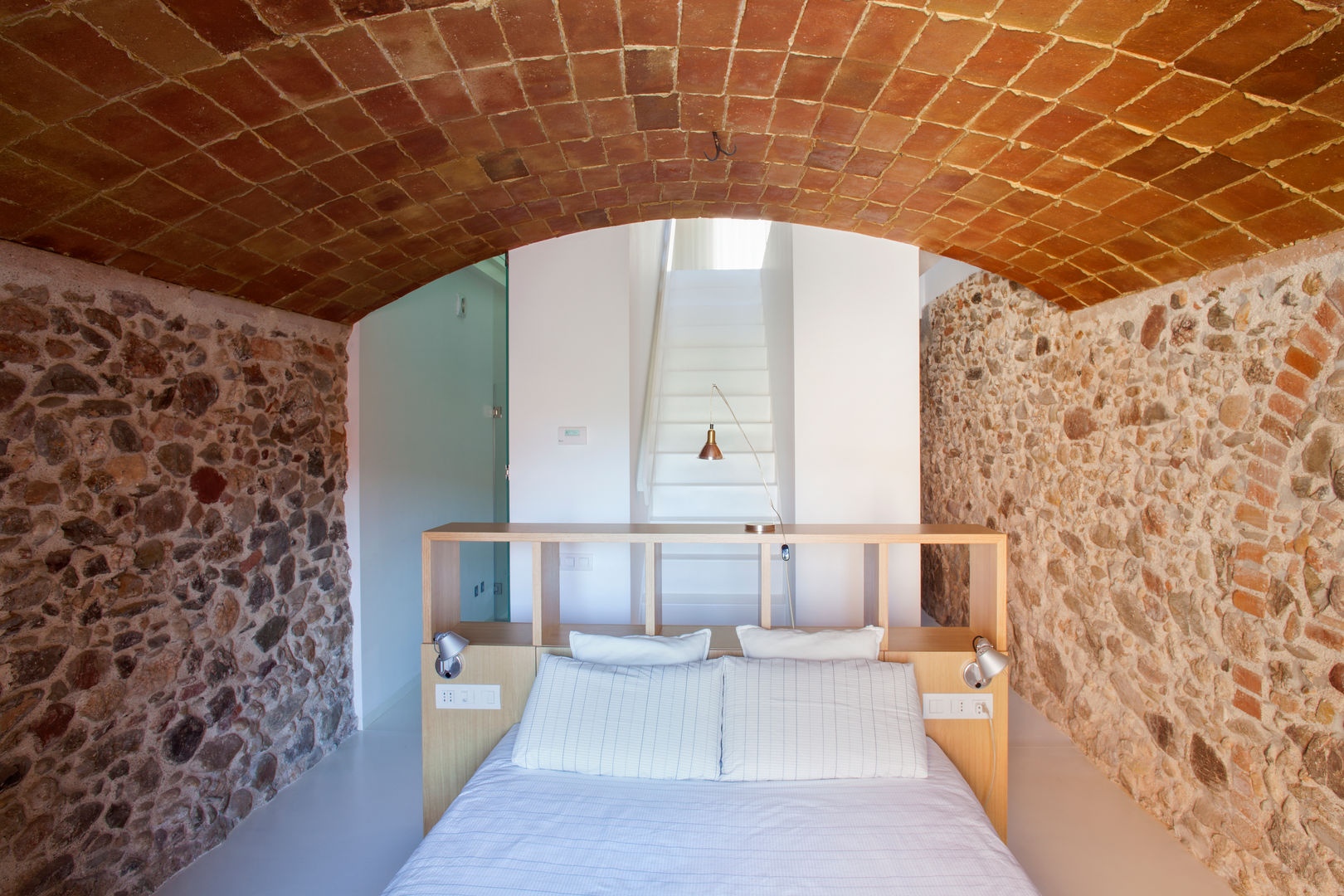 Dormitorio CABRÉ I DÍAZ ARQUITECTES Dormitorios de estilo minimalista