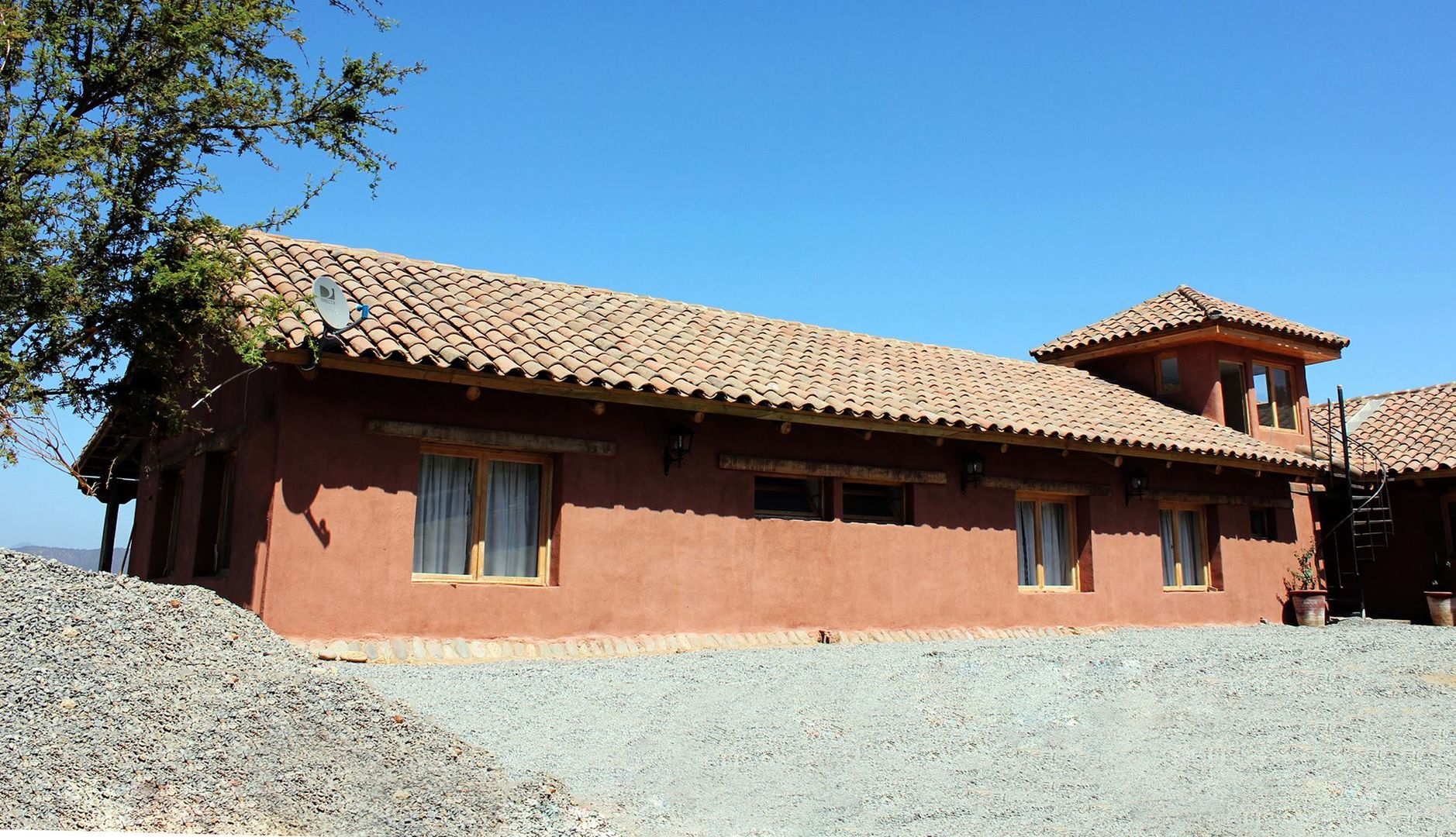 Construcción de Casa Vicuña en Mallaruco por ALIWEN, ALIWEN arquitectura & construcción sustentable - Santiago ALIWEN arquitectura & construcción sustentable - Santiago Casas familiares