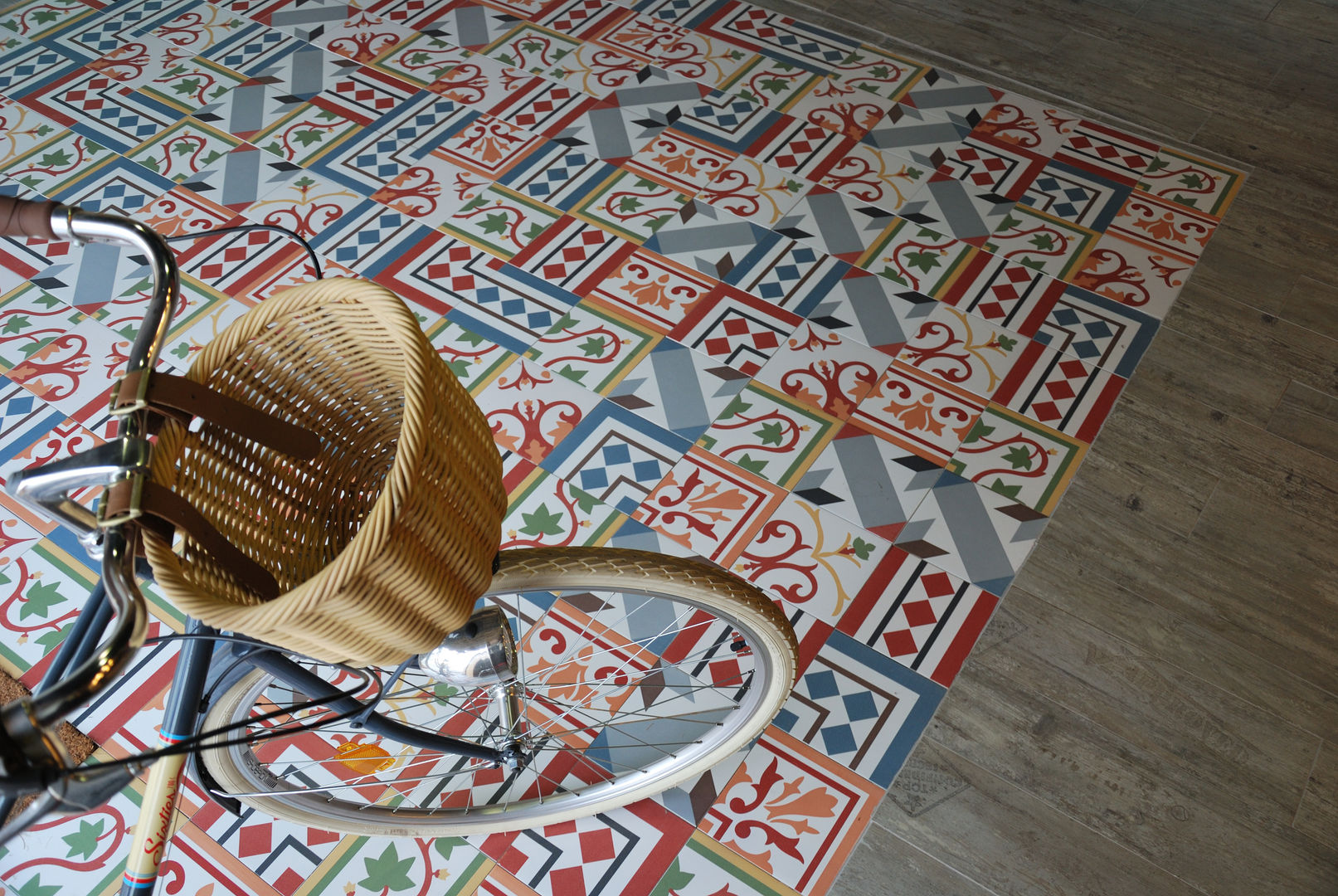 homify Eclectic style corridor, hallway & stairs Ceramic