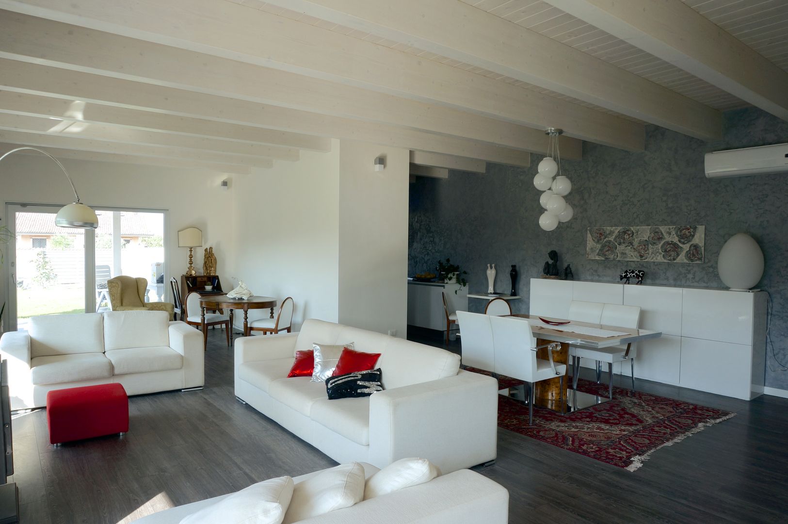 Villa unifamiliare, Technowood srl Technowood srl Modern living room