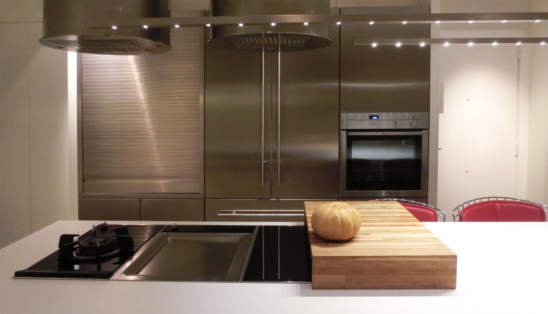 Detail of triple cooking unit. Daifuku Designs Minimalist kitchen kitchen cabinet,kitchen island