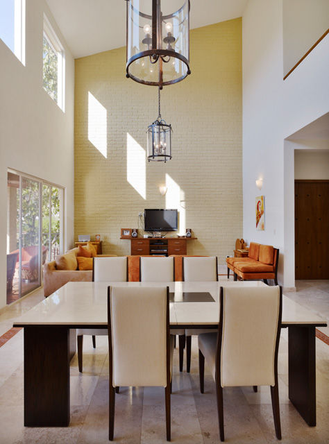 residencia Gallardo, Excelencia en Diseño Excelencia en Diseño Colonial style dining room Bricks