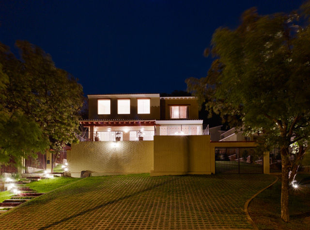 residencia Gallardo, Excelencia en Diseño Excelencia en Diseño Rumah Gaya Kolonial Batu Bata