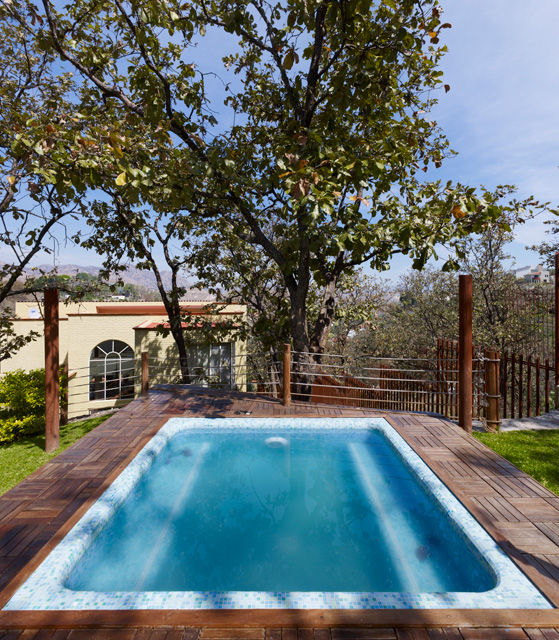 residencia Gallardo, Excelencia en Diseño Excelencia en Diseño Piscina in stile coloniale Legno massello Variopinto