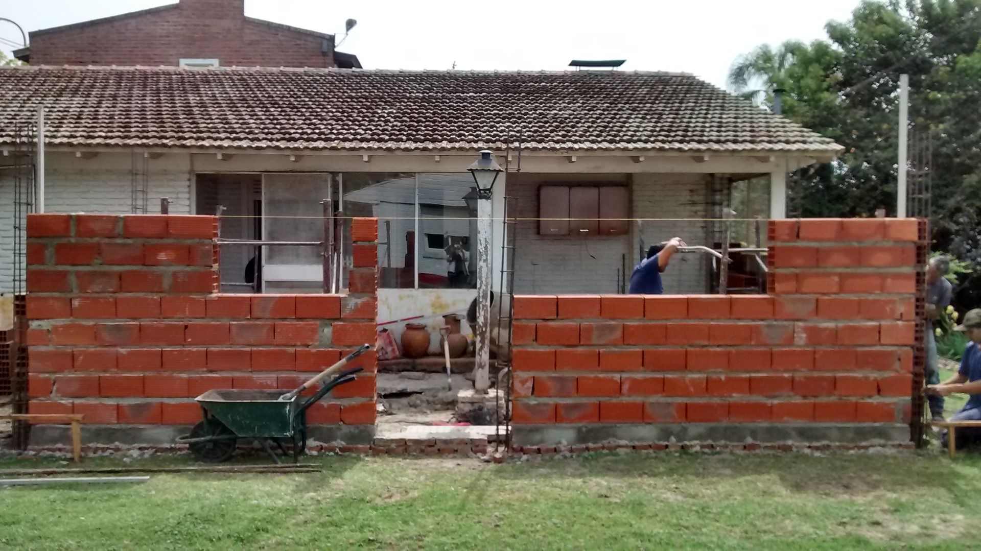 Remodelación y ampliación , Estudio ZP Estudio ZP Walls Bricks